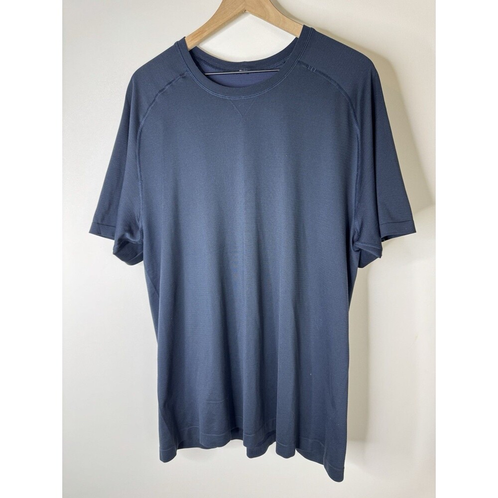 Lululemon Men's XXL Blue Tee Shirt